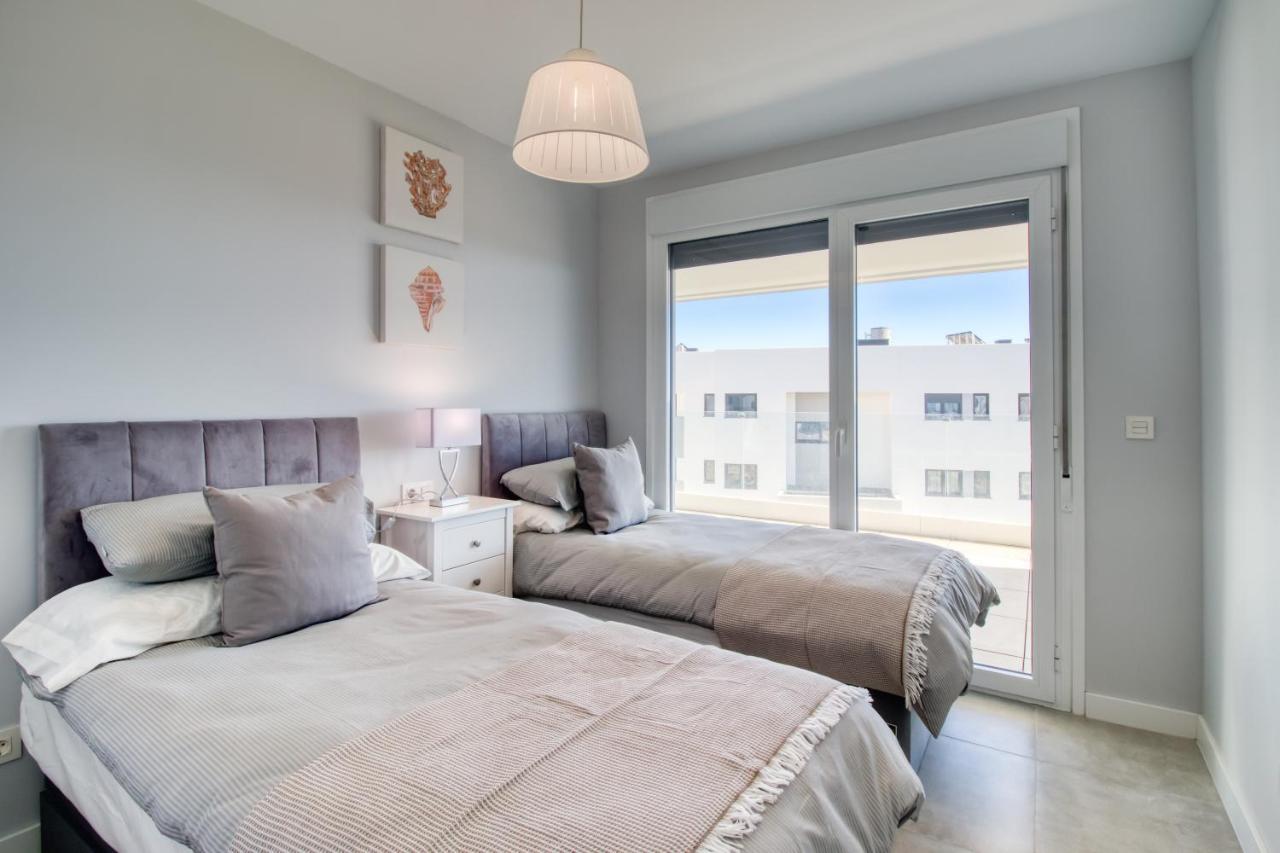 كاساريس Newly Constructed 2 Bed Apartment With Sea Views المظهر الخارجي الصورة