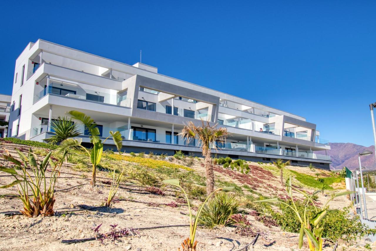 كاساريس Newly Constructed 2 Bed Apartment With Sea Views المظهر الخارجي الصورة